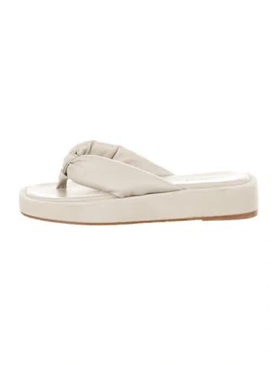 Pre-owned Flattered Leather Flip Flops In White