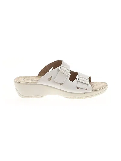 Pre-owned Flexus By Spring Step Sandals In Ivory
