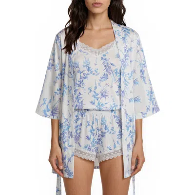 Flora Nikrooz Willa Short Pajamas & Robe Travel Set In White