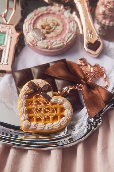 Flower Knows The Sweetie Bear Series Mini Setting Powder At Urban Outfitters In Transparent