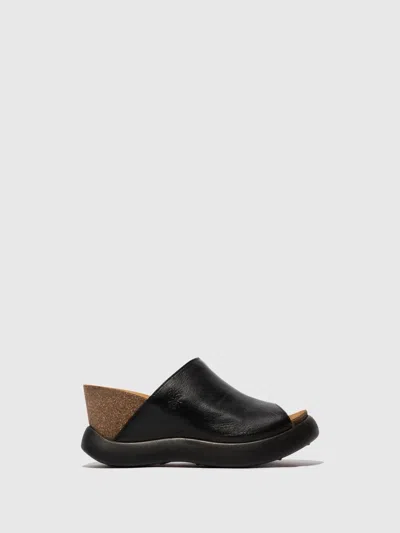 Fly London Women's Gino Sandal In Mousse Black