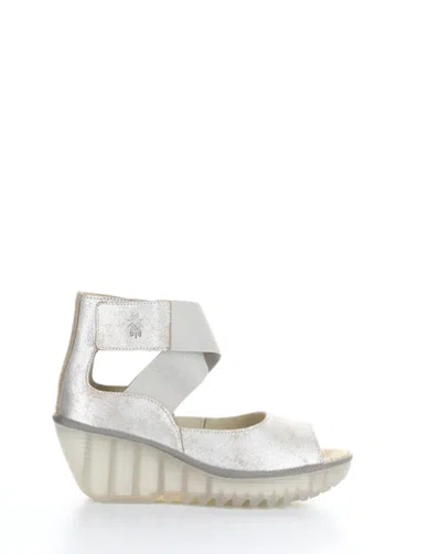 Pre-owned Fly London Women's Yefi473fly Pearl Wedge Sandal In Pearl (leather)