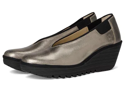 Fly London Yoza438fly In Gold