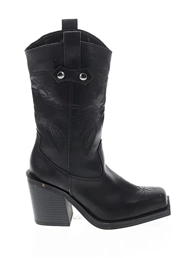 Pre-owned Forever 21 Boots In Black