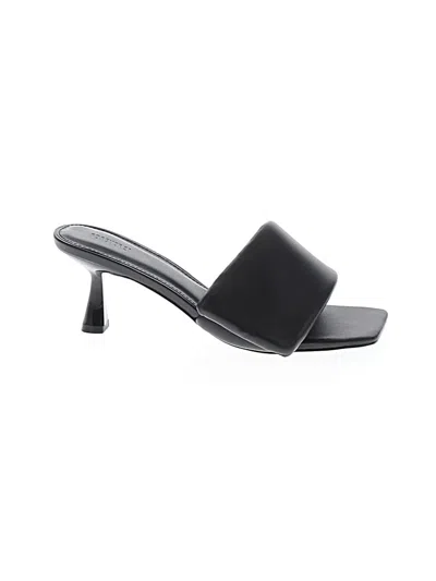 Pre-owned Forever 21 Sandals In Black