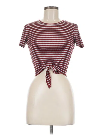 Pre-owned Forever 21 Short Sleeve T-shirt In Burgundy