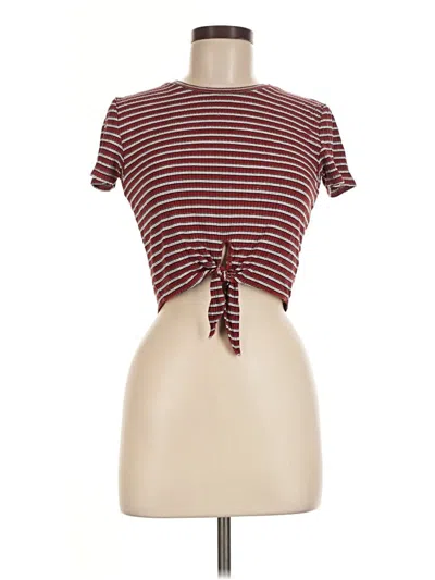 Pre-owned Forever 21 Short Sleeve T-shirt In Burgundy