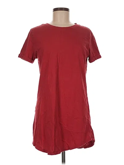 Pre-owned Forever 21 Short Sleeve T-shirt In Burgundy
