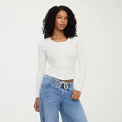 Forever 21 Womens Juniors Crew Neck Fitted Long Sleeve Fitted Button-down Shirt In White