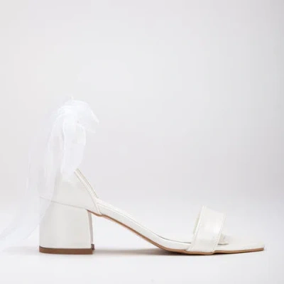 Forever & Always Shoes Athena Low Heel Sandals With Ribbon In Ivory