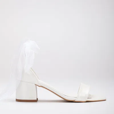 Forever & Always Shoes Athena Low Heel Sandals With Ribbon In White