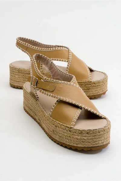 Forever & Always Shoes Bellezza Leather Platform Sandal In Brown
