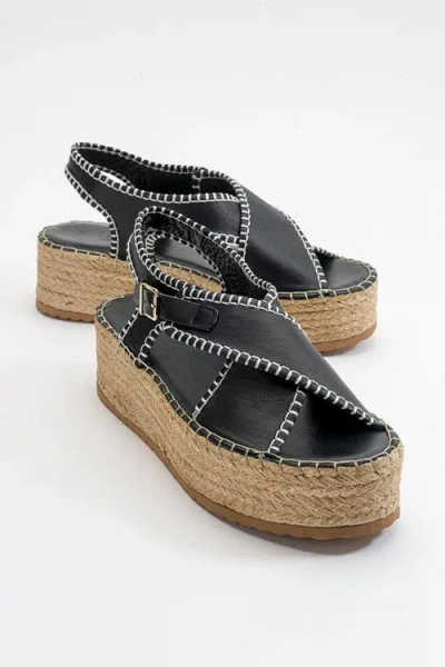 Forever & Always Shoes Bellezza Leather Platform Sandal In Black