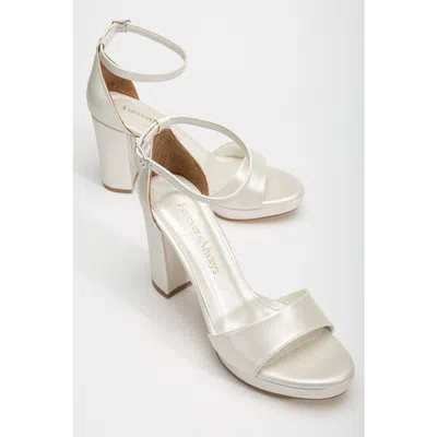 Forever & Always Shoes Blair Platform Sandals In Ivory Faux Leather
