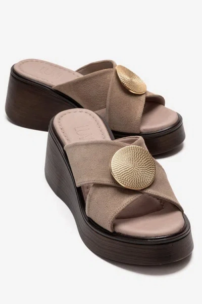 Forever & Always Shoes Fianna Leather Cross Strap Platform Sandal In Brown