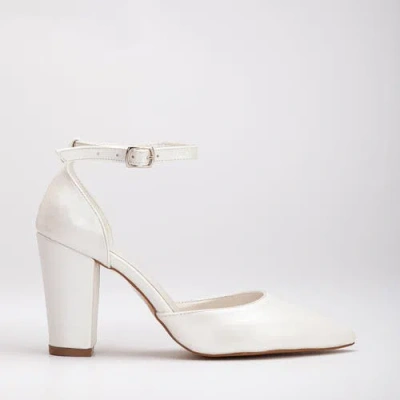 Forever & Always Shoes Gisele Closed Toe High Block Heels In Ivory