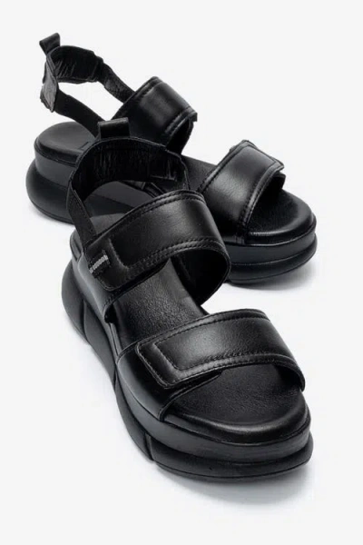 Forever & Always Shoes Heleste Leather Platform Sandal In Black