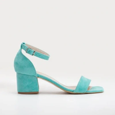 FOREVER & ALWAYS SHOES FOREVER & ALWAYS SHOES IVA LOW BLOCK HEEL SANDALS