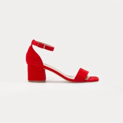 FOREVER & ALWAYS SHOES FOREVER & ALWAYS SHOES IVA LOW BLOCK HEEL SANDALS