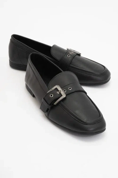 Forever & Always Shoes Jade Leather Flat Loafers In Black Leather