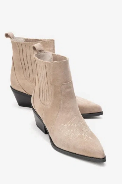Forever & Always Shoes Julieta Leather Block Heel Western Boot In Brown