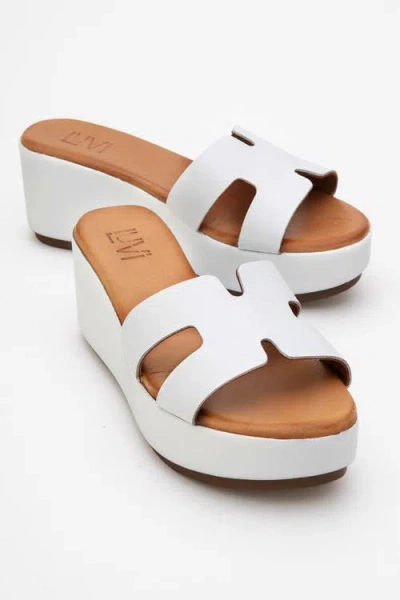 Forever & Always Shoes Lia Leather Platform Sandal In White