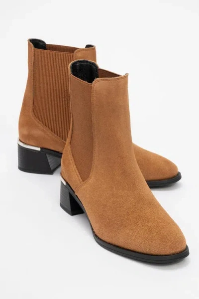 Forever & Always Shoes Neiva Leather Chelsea Boot In Brown
