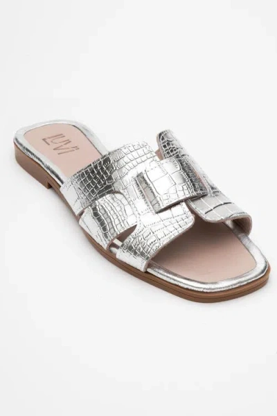 Forever & Always Shoes Notre Leather Flat Sandals In Silver