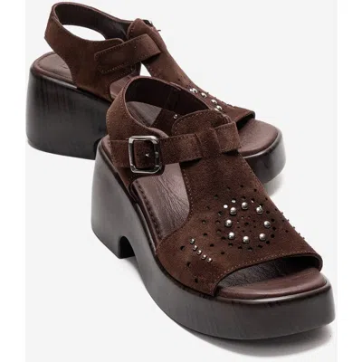 Forever & Always Shoes Romina Leather Platform Sandal In Brown