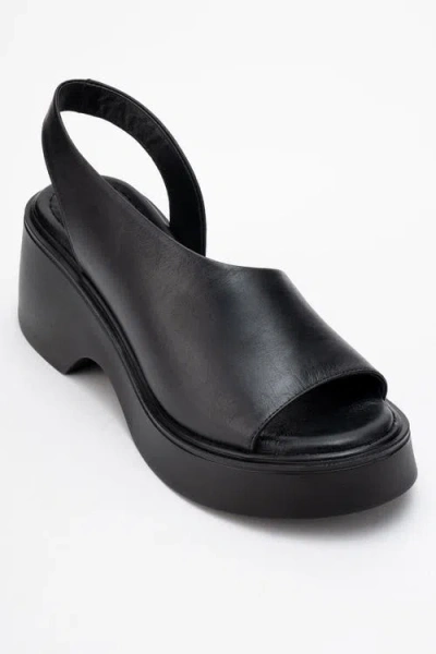 Forever & Always Shoes Roy Leather Wedge Sandal In Black