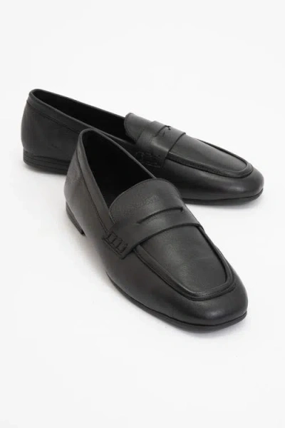 Forever & Always Shoes Skye Leather Loafers In Black Leather