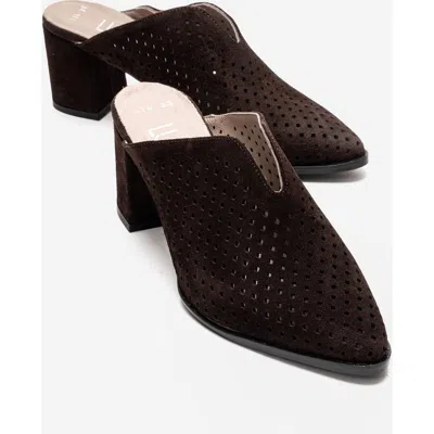 Forever & Always Shoes Toen Leather Block Heel Mule In Brown