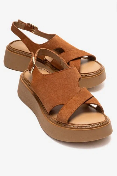 Forever & Always Shoes Vien Leather Platform Sandal In Brown