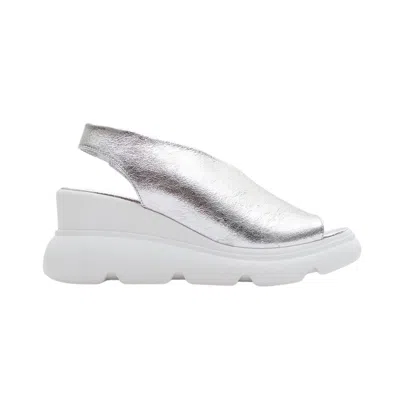 FOREVER & ALWAYS SHOES WOMEN'S AGUSTO - SILVER LEATHER PLATFORM SANDAL
