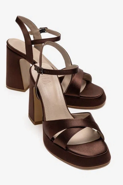 Forever & Always Shoes Yvonne Platform Sandals In Brown