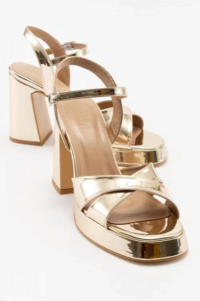 Forever & Always Shoes Yvonne Platform Sandals In Gold