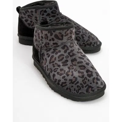 Forever & Always Shoes Zaz Leather Boot In Black