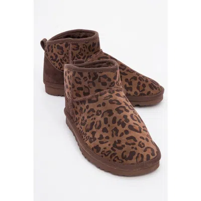 Forever & Always Shoes Zaz Leather Boot In Brown