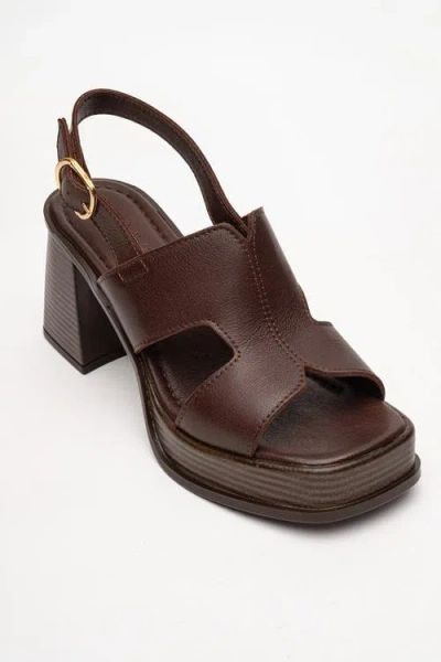 Forever & Always Shoes Zennia Leather Platform Sandal In Brown