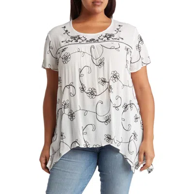 Forgotten Grace Floral Embroidered Sharkbite Tunic Blouse In White/black