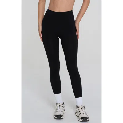 Form Core Leggings In Black