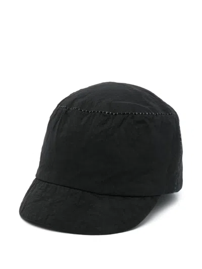Forme D'expression Contrast-stitching Cap In Black
