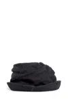 Forme D'expression Canvas Bucket Hat In Black