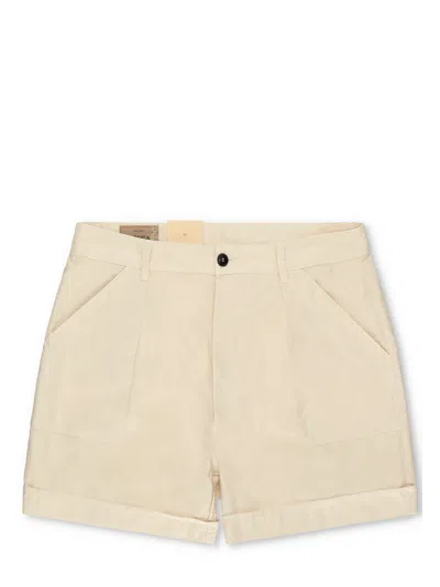 Fortela Shorts In White