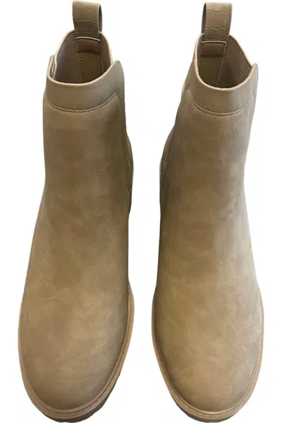 Fortune Dynamic Bait Chelsea Boots In Latte In Beige