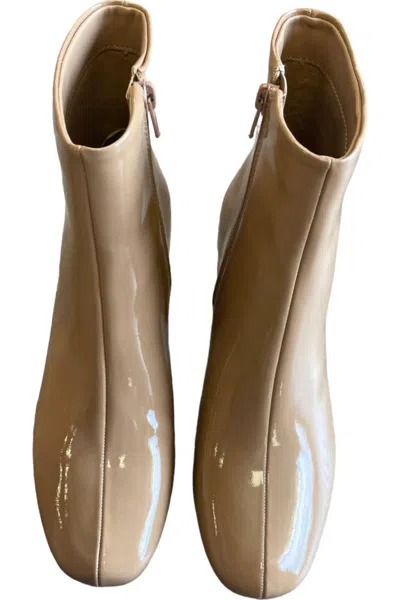 FORTUNE DYNAMIC WOMEN'S ULTRA SHINY BOOTS IN CAMEL