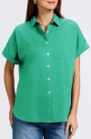 Foxcroft Abigail Short Sleeve Button-up Shirt In Kelly Green