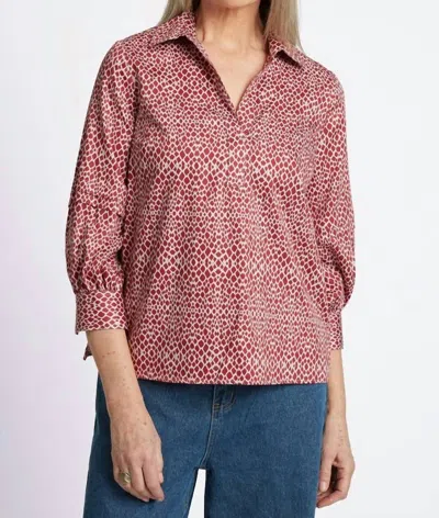 FOXCROFT FRANKIE ABSTRACT SNAKESKIN 3/4 SLEEVE POPOVER IN RUBY RED