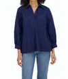 Foxcroft Frankie Popover Shirt In Navy In Blue