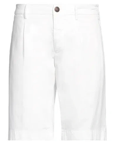 Fradi Man Shorts & Bermuda Shorts White Size 34 Cotton, Lyocell, Elastane